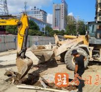 男女骚逼视频高温下的坚守｜道路建设者用汗水铺就畅通路